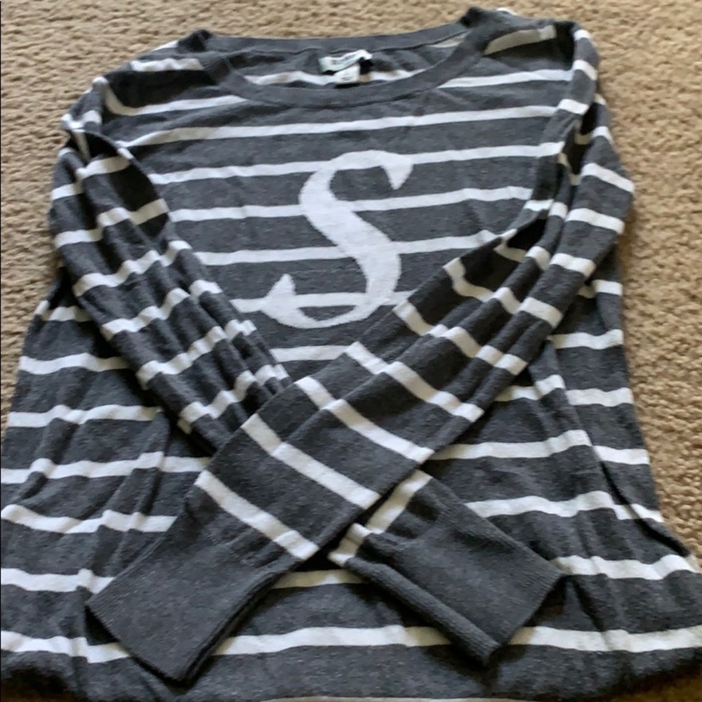 Hugging fit sweater. ( Old Navy )